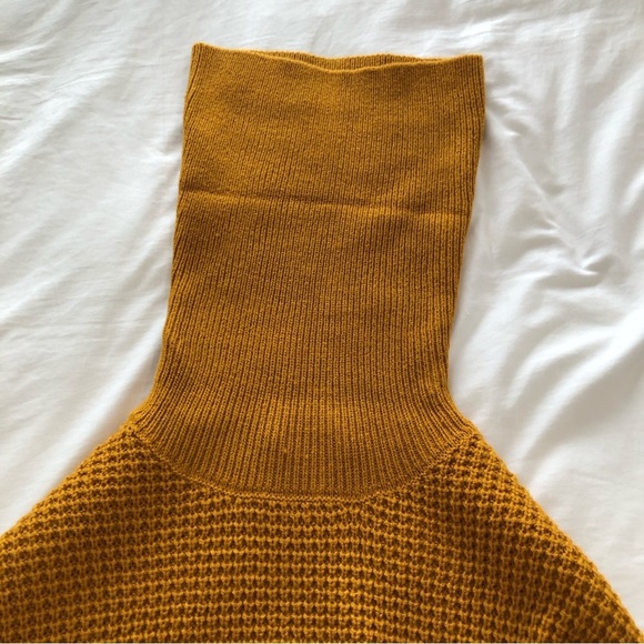 Vero Moda caramel oversized cowl neck knit sweater. Size S. - Picture 6 of 11